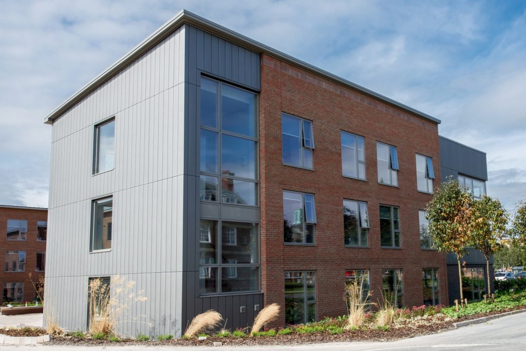 Palatine Court comprises seven halls of residence which are located at the front of the campus near the Main Building.