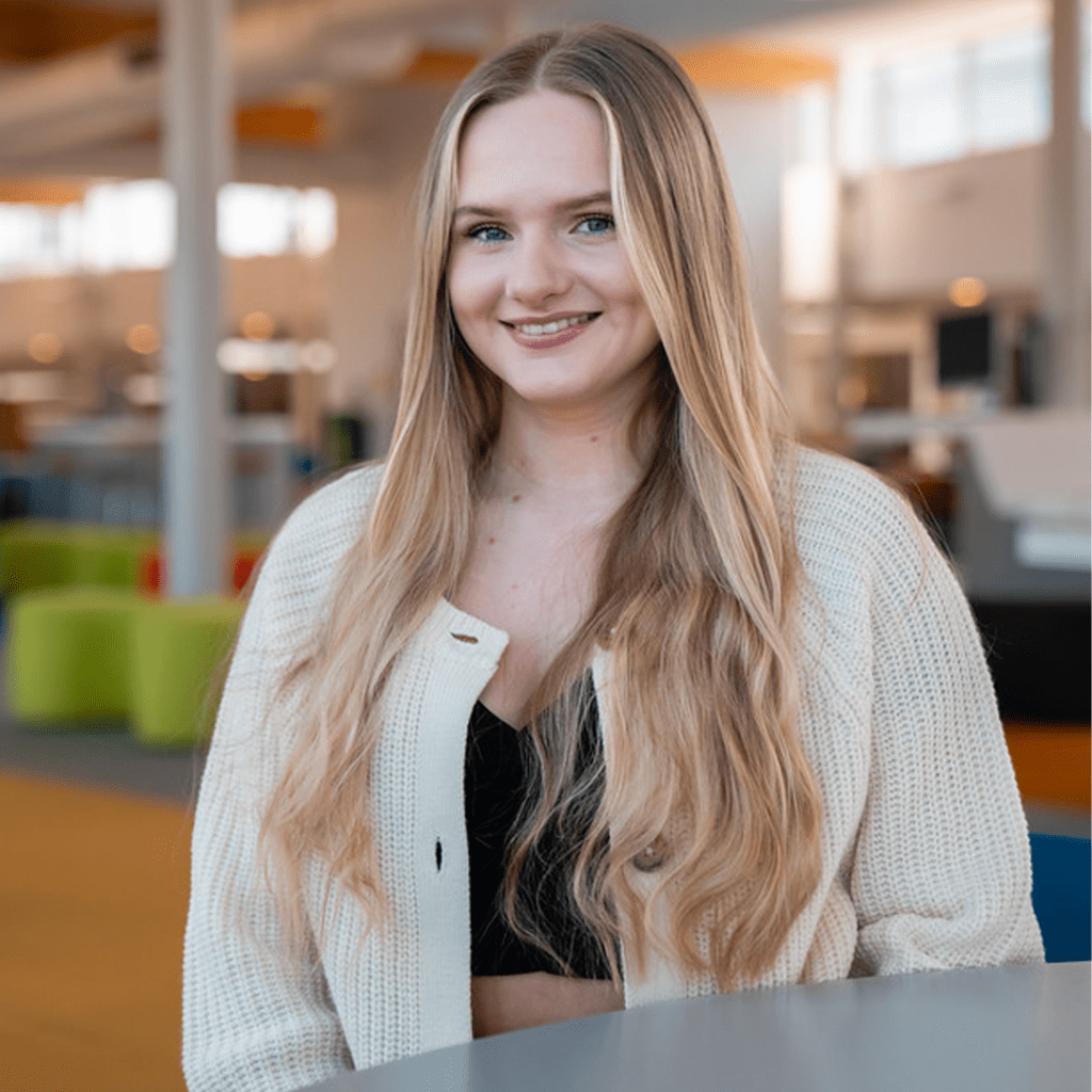 Profile photograph of third year student, Freya Reilly