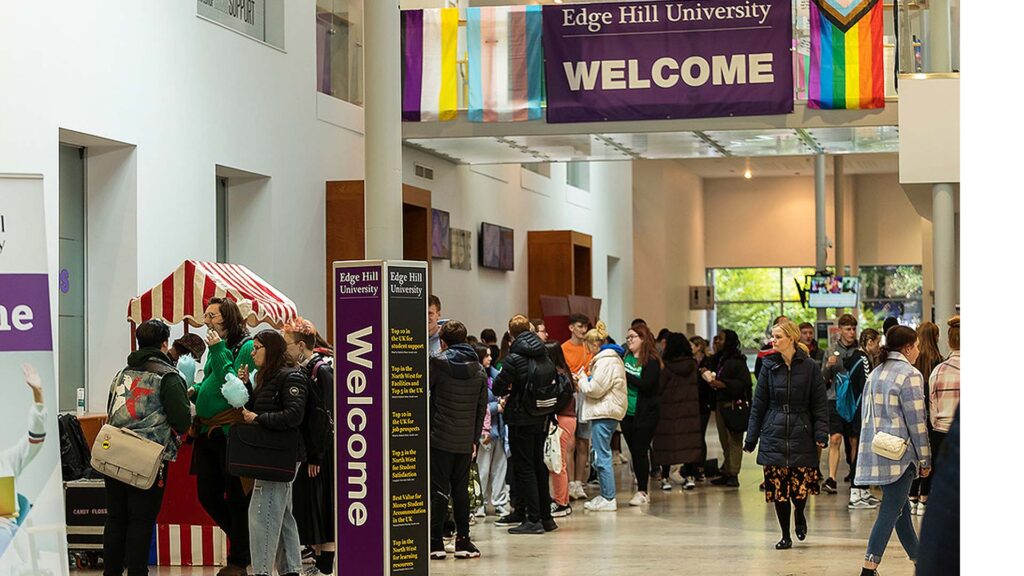Students gather in the Hub for Welcome Week