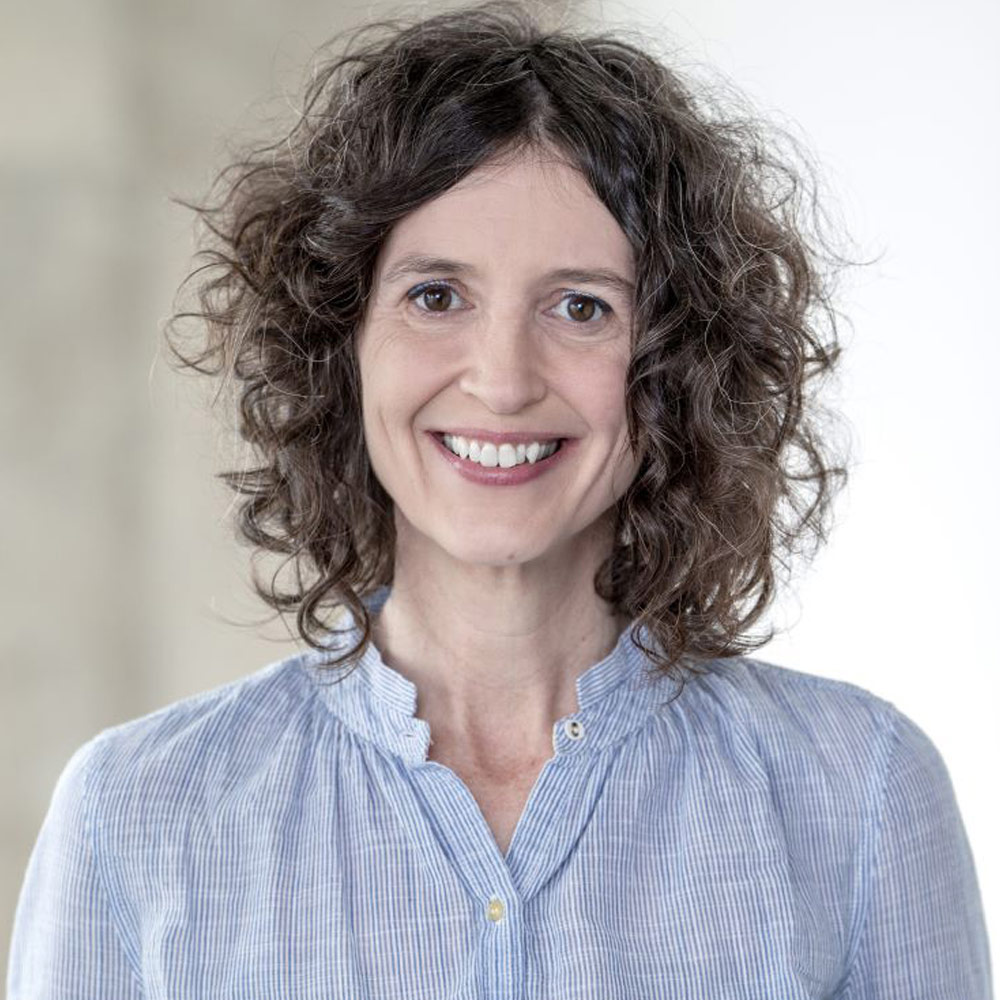 A headshot of Elizabeth Stokoe