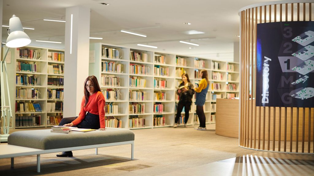 Student in Catalyst library