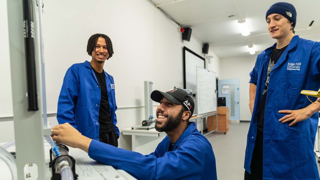 Mechanical Engineering students in the Fluid Dynamics Lab