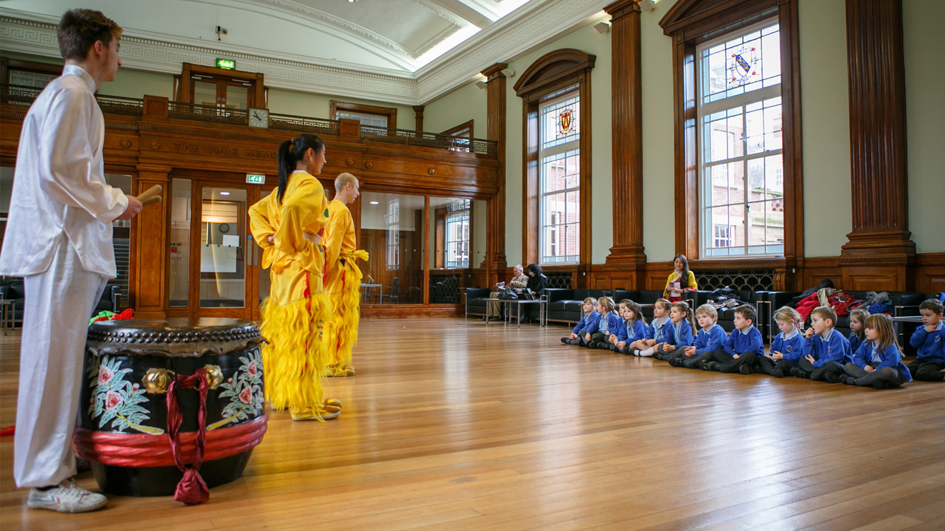 teaching Chinese studies in a confucius institute class