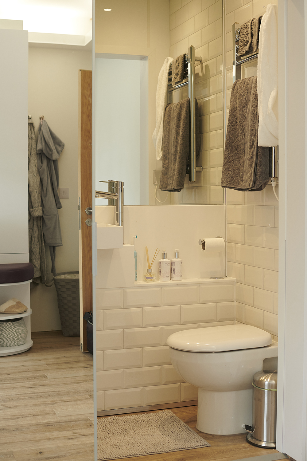 The toilet and towel rail in an en-suite bathroom in a room in the eastern wing of Main Halls.
