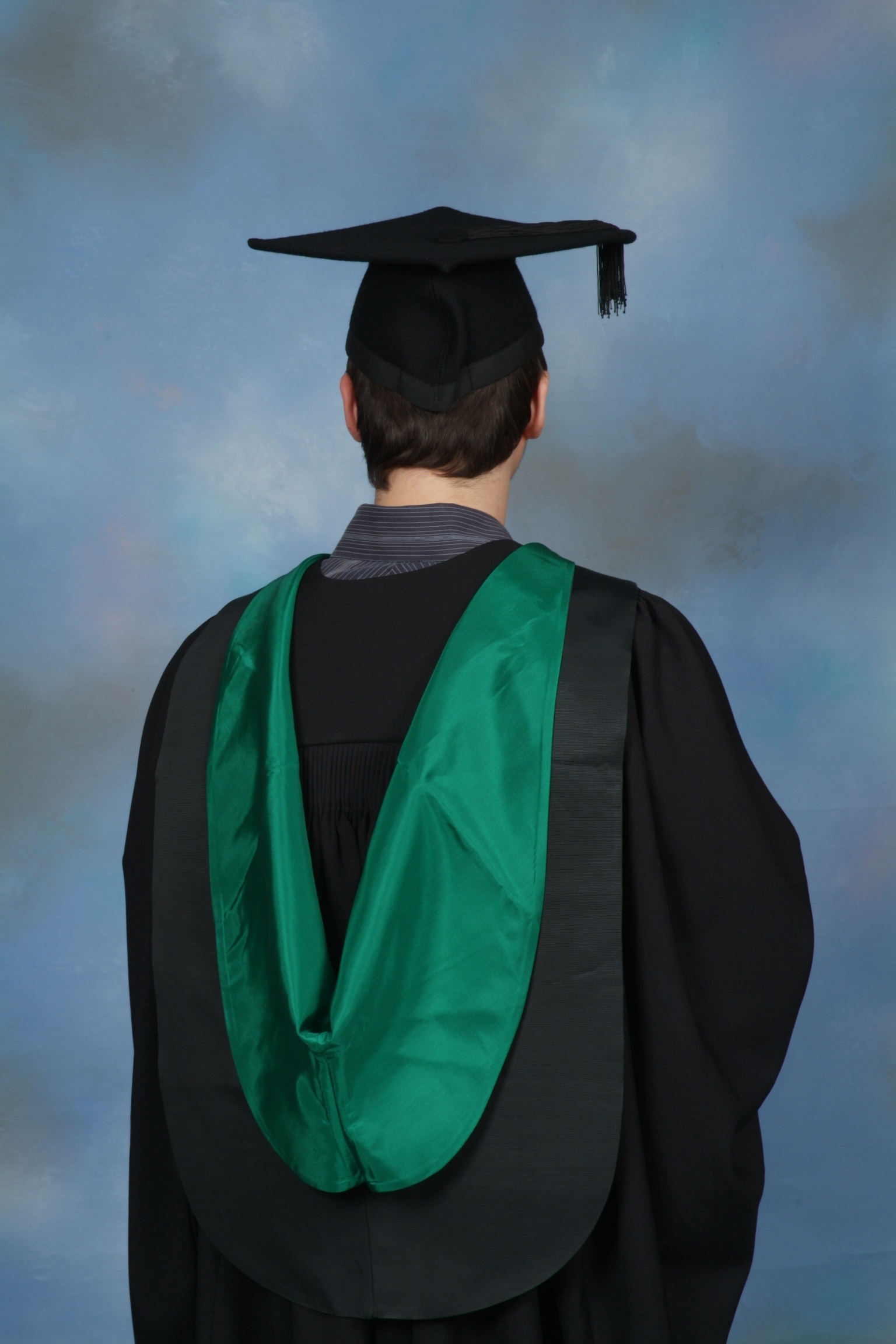 The gown worn by Certificate, Diploma and Foundation Degree graduands.