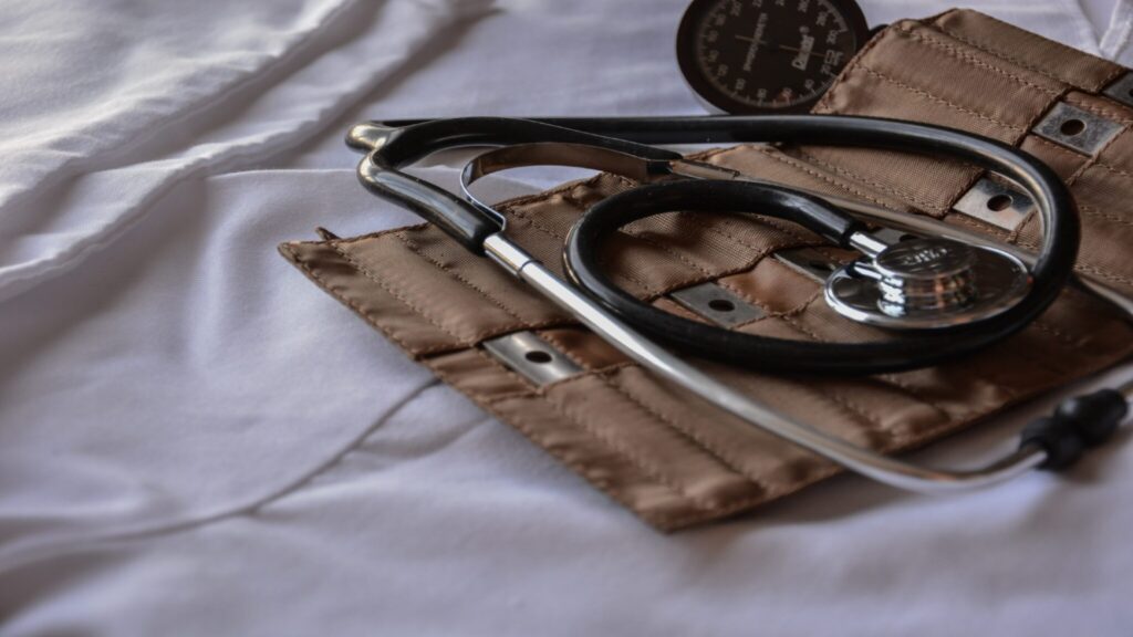 A picture of a stethoscope and a blood pressure manometer