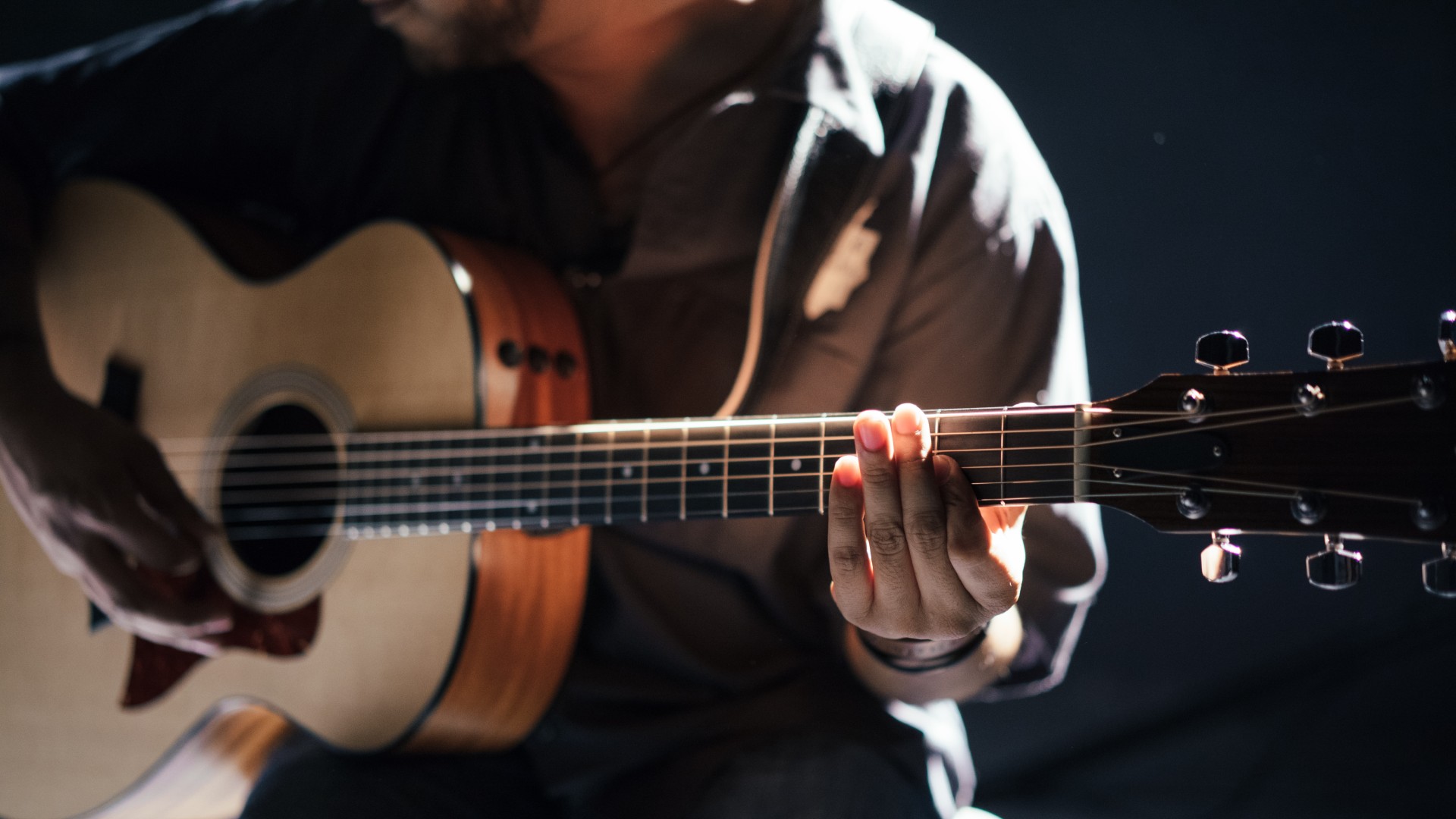 Man playing guitar