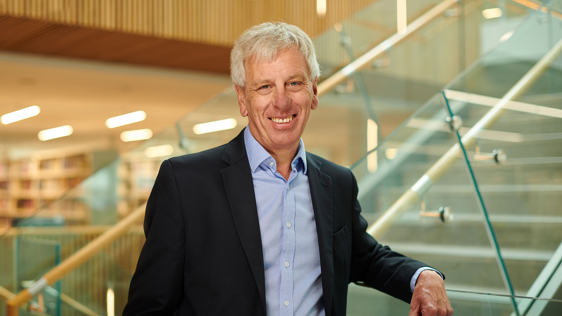Dr John Cater in Catalyst
