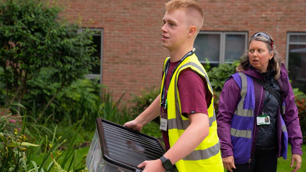 student helper supporting on welcome weekend