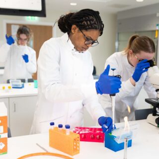 Enioluwa Olawoore profile photo in a biology lab