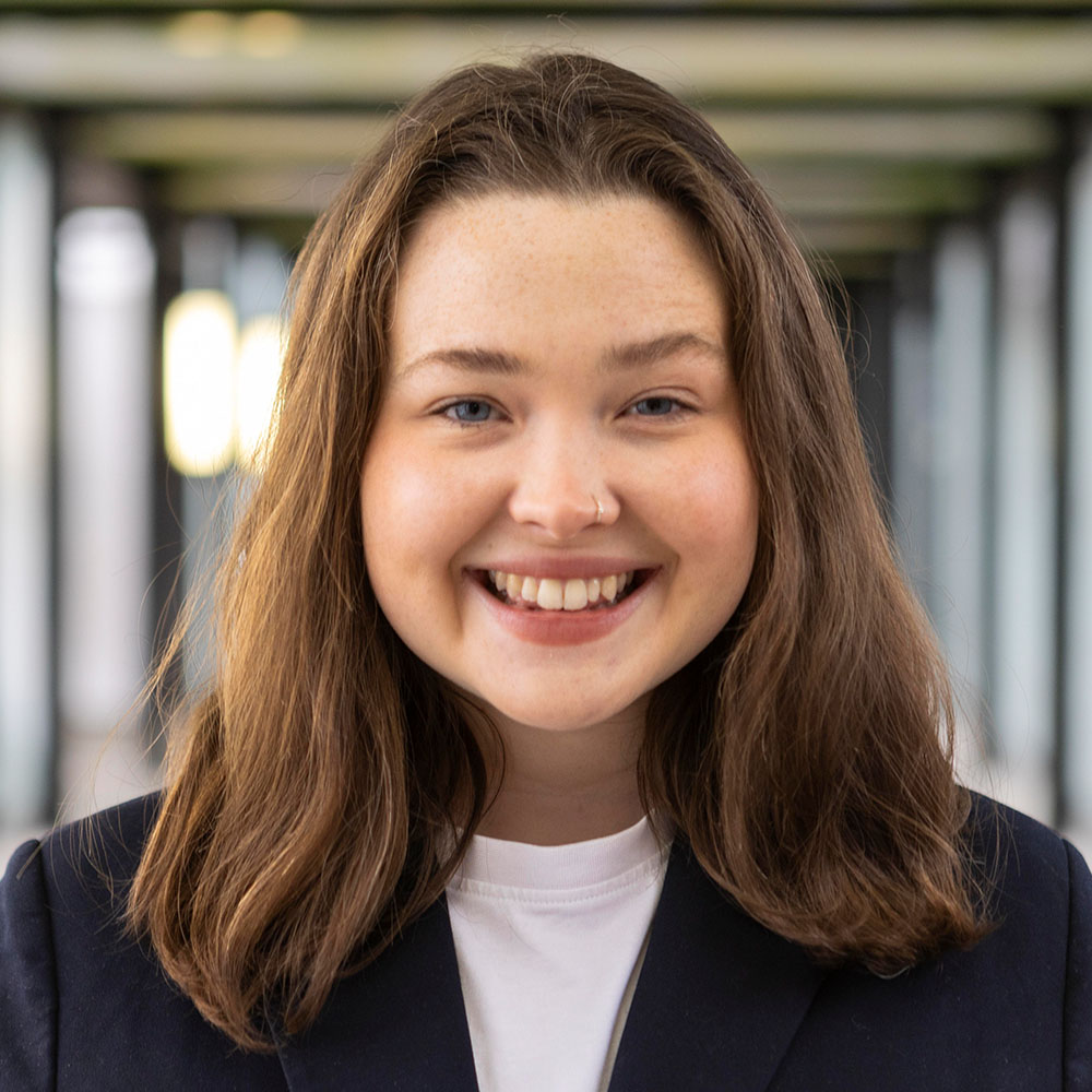 Headshot photo of Lucinda Edwards,