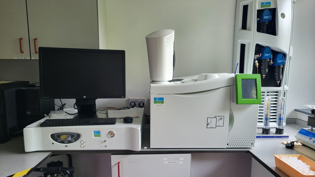 PerkinElmer Clarus 590 Gas Chromatography System