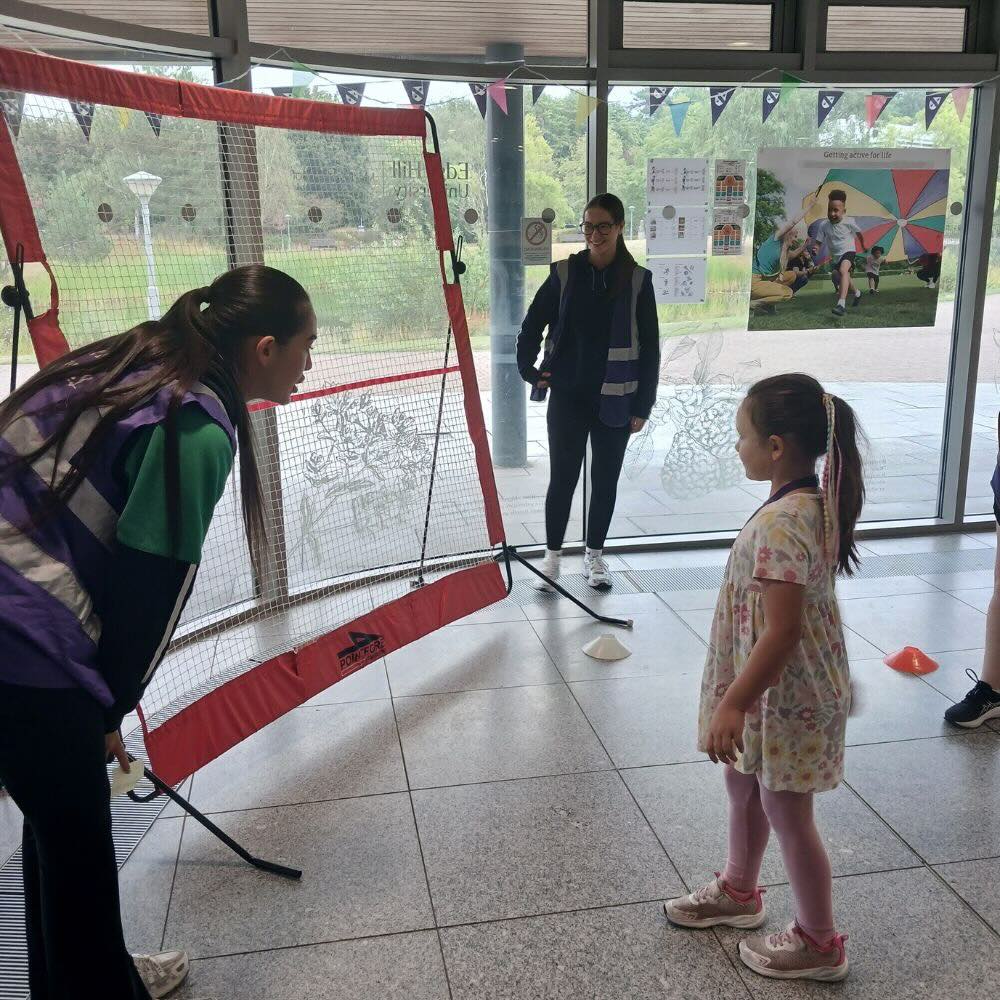 girl playing a net game